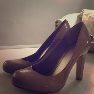 Nude Jessica Simpson Pumps